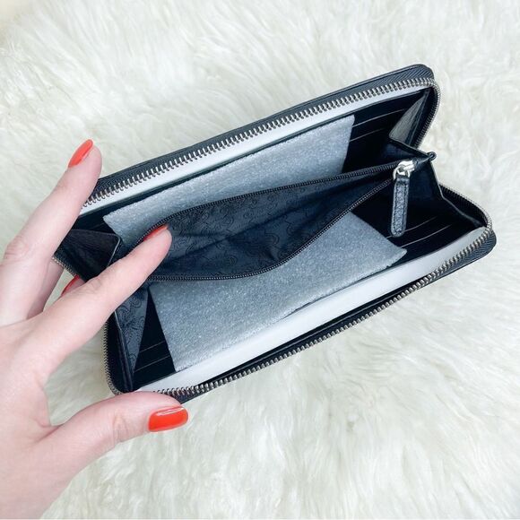 🍋 Michael Kors • Black Leather Zip Around Wallet w/Inner Separations for Cards - Picture 6 of 9